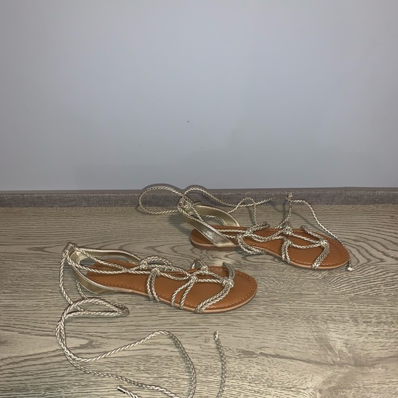 Lace up sandals - Picture 3 of 6